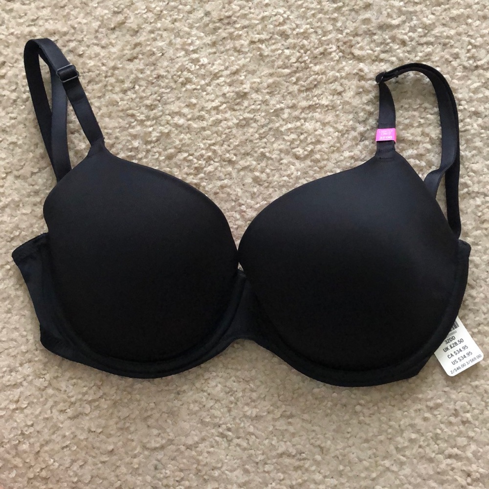 VS PINK Lightly Lined Black Bra 32DD. New With Tag